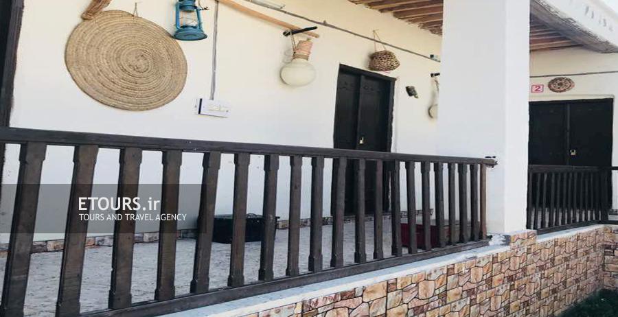 اقامتگاه سنتی تاخره