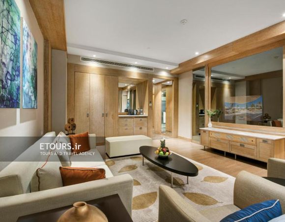 سوئیت استخردار