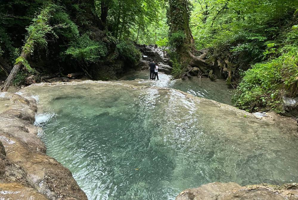 آبشار اسکلیم | سفری به قلب جنگل‌های بکر سوادکوه