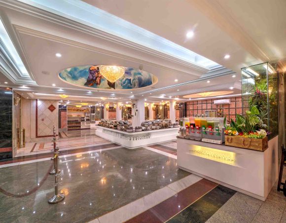 صبحانه خوری قصر