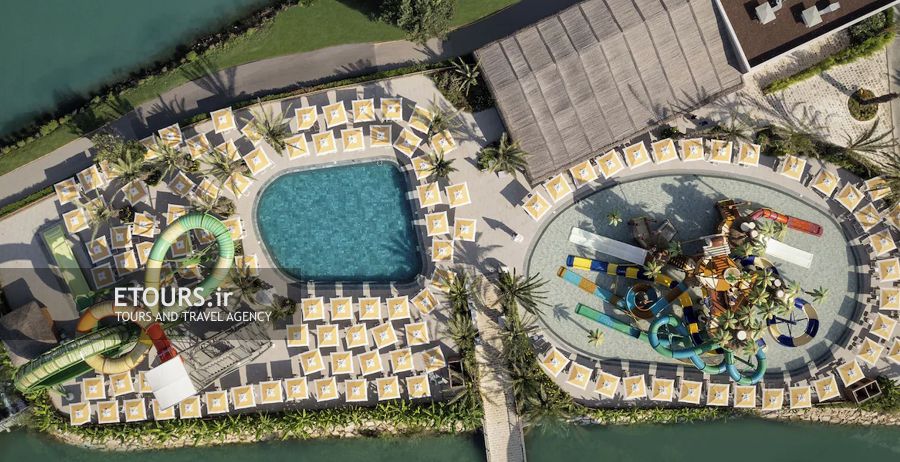 استخر روباز تایتانیک