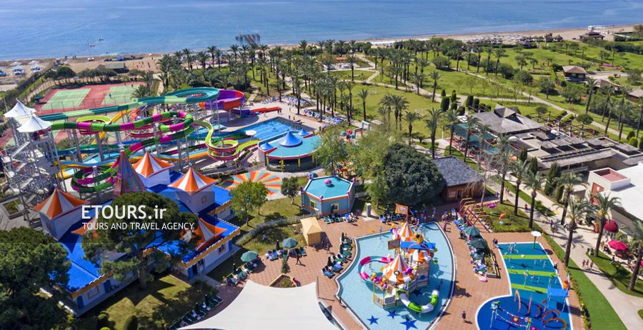 استخر روباز گرین