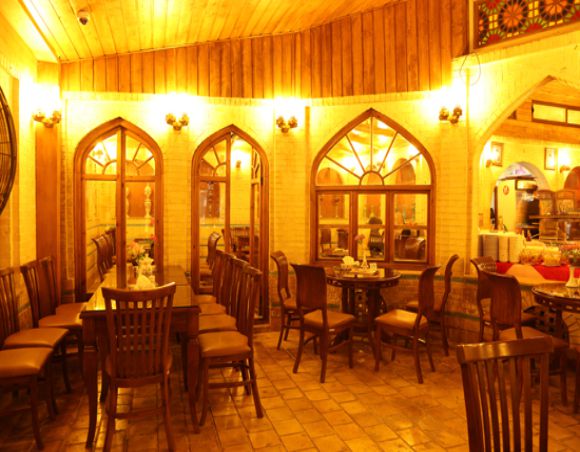 رستوران سنتی سرو