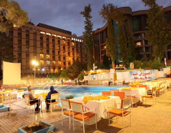 رستوران فصلی آبشار