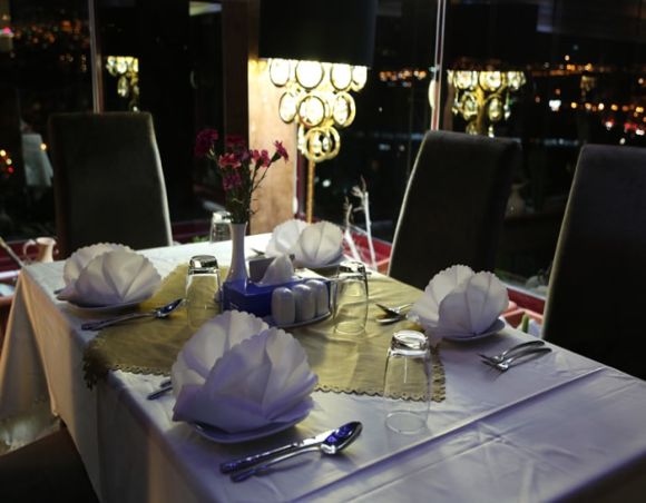 رستوران بام مهتاب