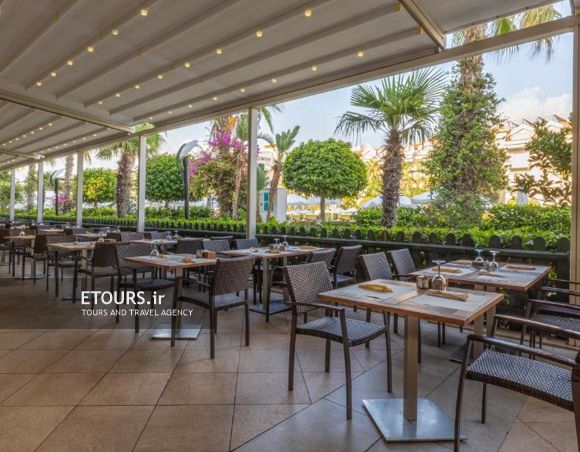 رستوران ساحلی کریستال