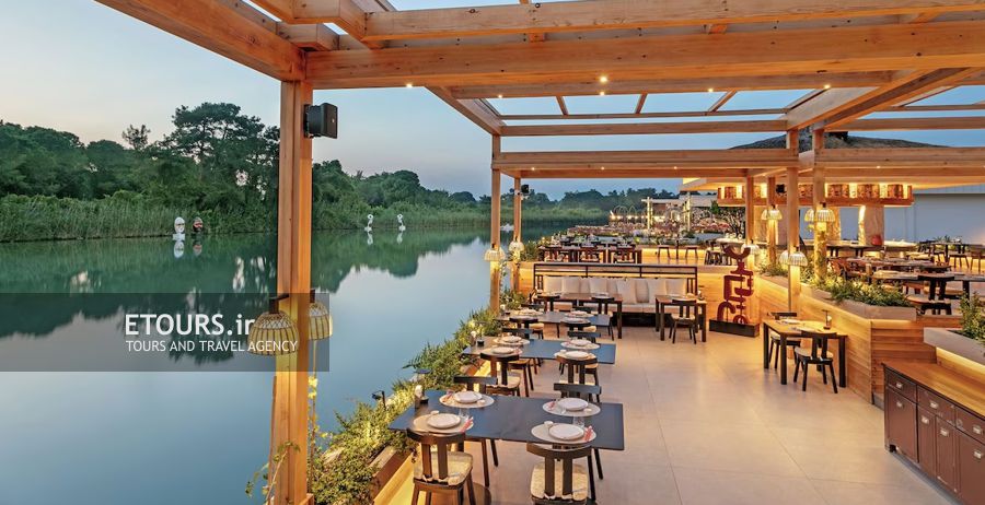 رستوران بین المللی دلوکس